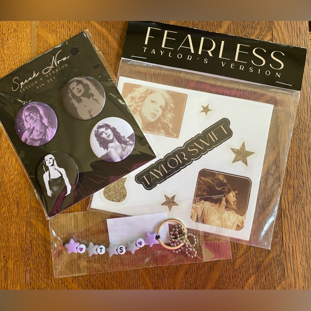 TAYLOR SWIFT NEW MERCH 3 PCS Fearless Stickers~Speak Now Pin Set~Beaded Keychain